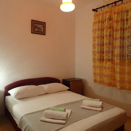 Apartment With Parking Space - Blato, Makarska - 23922 Zivogosce