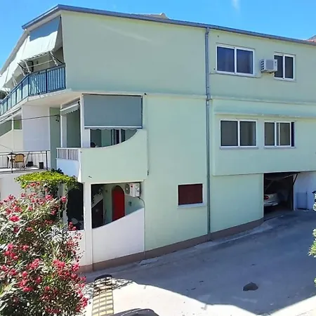 Apartment With Parking Space - Blato, Makarska - 23922 *