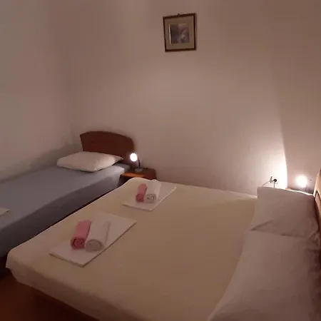Apartment With Parking Space - Blato, Makarska - 23922 *